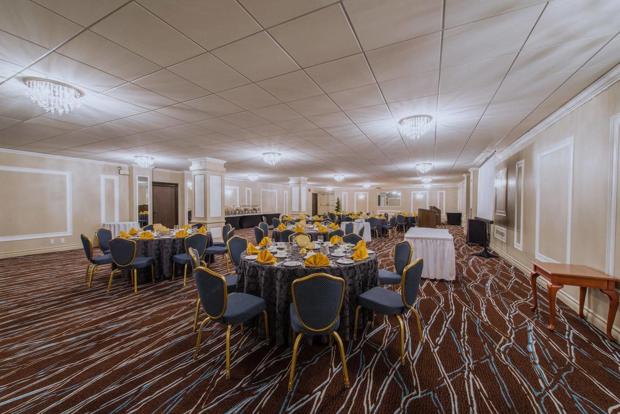 Fantasyland Hotel Edmonton Eksteriør billede