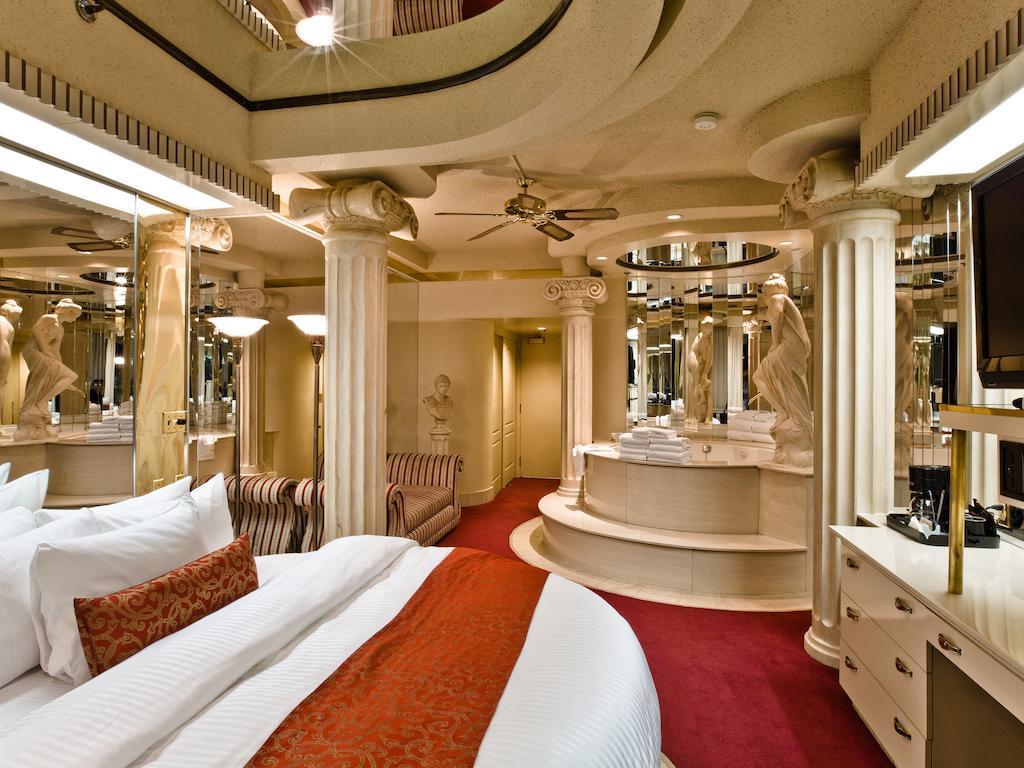 Fantasyland Hotel Edmonton Eksteriør billede